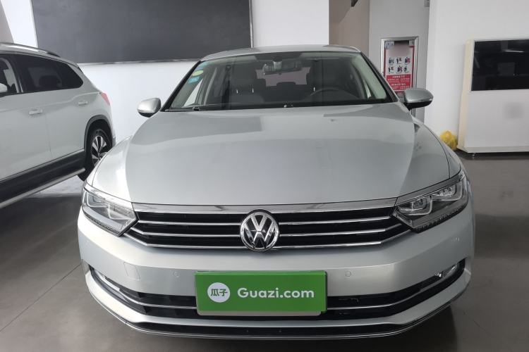 Used Volkswagen Magotan 2017 330TSI DSG Luxury Model Front