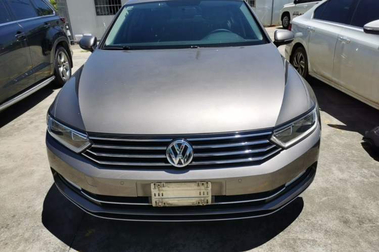 Used Volkswagen Magotan 2017 330TSI DSG Leading Model Front