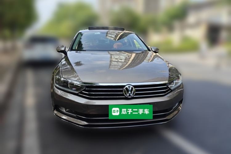 Used Volkswagen Magotan 2017 330TSI DSG Luxury Model Front