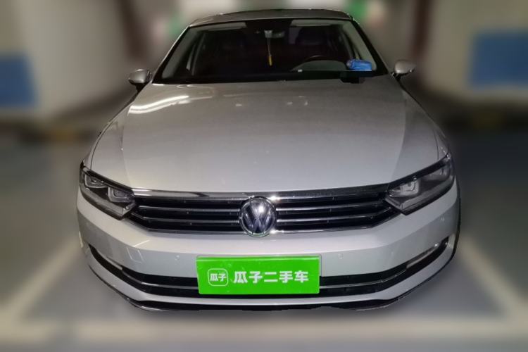 Used Volkswagen Magotan 2017 330TSI DSG Luxury Model Front