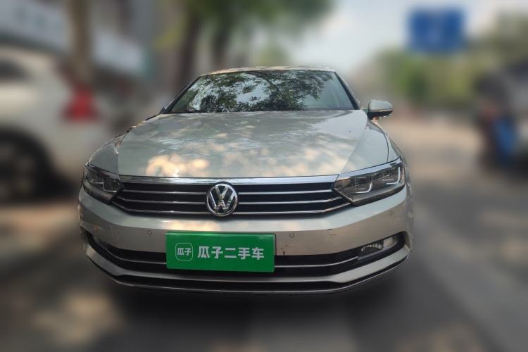 Used Volkswagen Magotan 2017 330TSI DSG Luxury Model Front