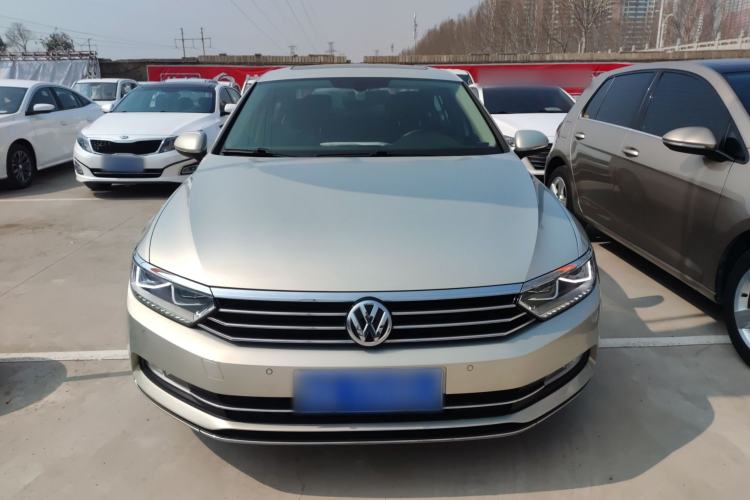 Used Volkswagen Magotan 2017 330TSI DSG Luxury Model Front