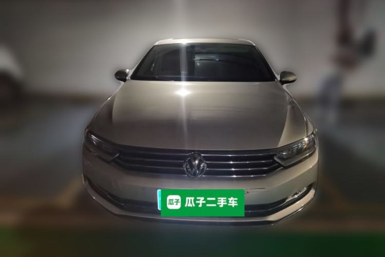 Used Volkswagen Magotan 2017 330TSI DSG Luxury Model Front
