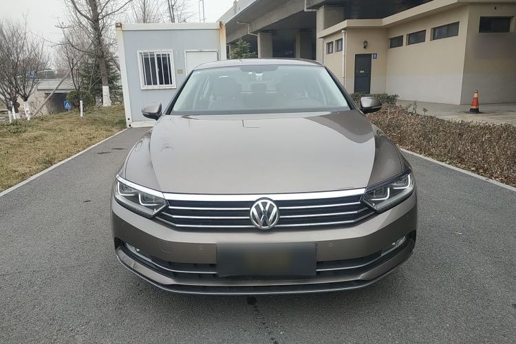 Used Volkswagen Magotan 2017 380TSI DSG Luxury Model Front