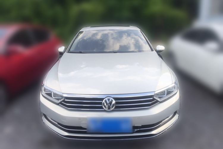 Used Volkswagen Magotan 2017 330TSI DSG Luxury Model Front