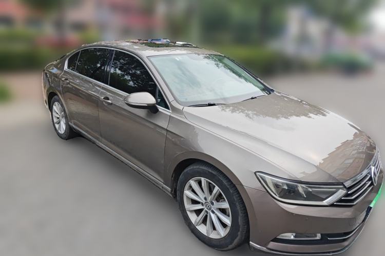 Used Volkswagen Magotan 2017 330TSI DSG Leading Model Front Right 45 Deg