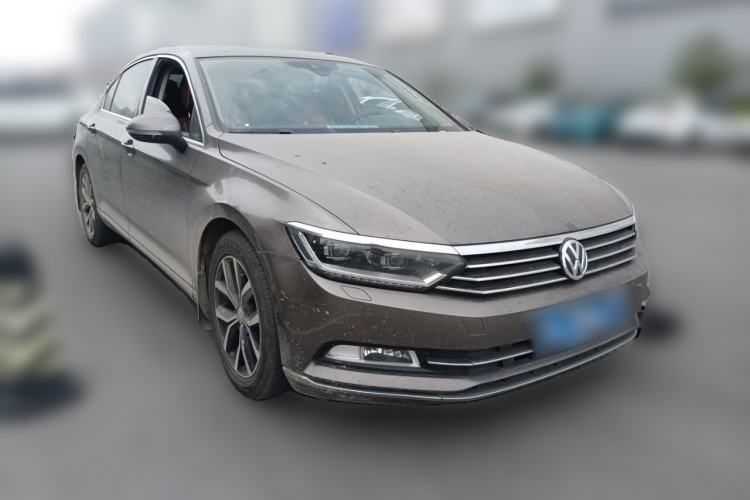 Used Volkswagen Magotan 2017 330TSI DSG Luxury Model Front Right 45 Deg