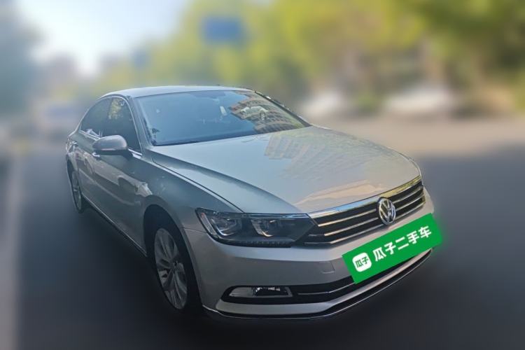 Used Volkswagen Magotan 2017 330TSI DSG Luxury Model Front Right 45 Deg