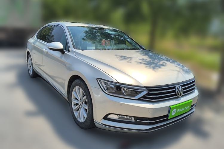 Used Volkswagen Magotan 2017 280TSI DSG Leading Edition Front Right 45 Deg