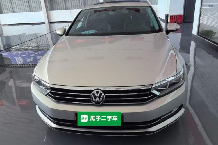 Used Volkswagen Magotan 2017 330TSI DSG Luxury Model Front