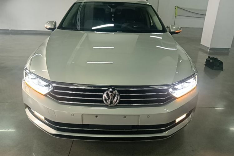 Used Volkswagen Magotan 2017 380TSI DSG Flagship Edition Front