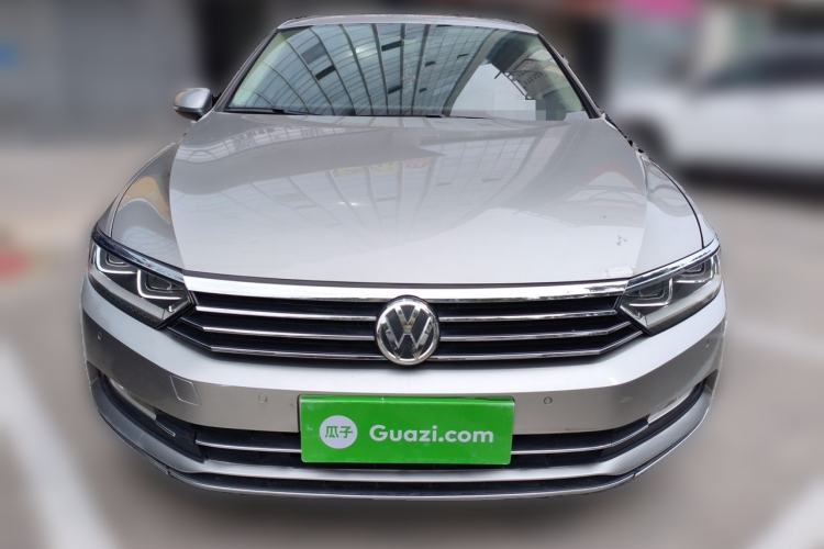 Used Volkswagen Magotan 2017 330TSI DSG Luxury Model Front