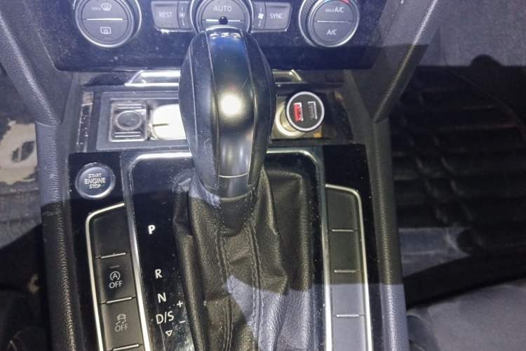 Used Volkswagen Magotan 2017 380TSI DSG Luxury Model Gear Lever