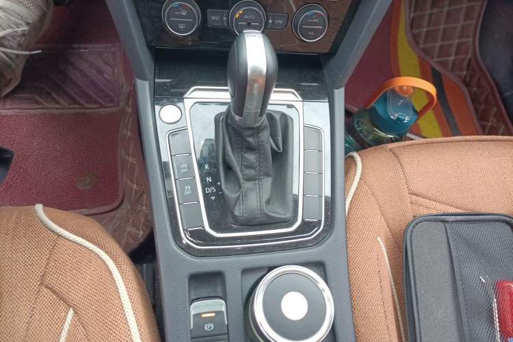 Used Volkswagen Magotan 2017 330TSI DSG Luxury Model Gear Lever