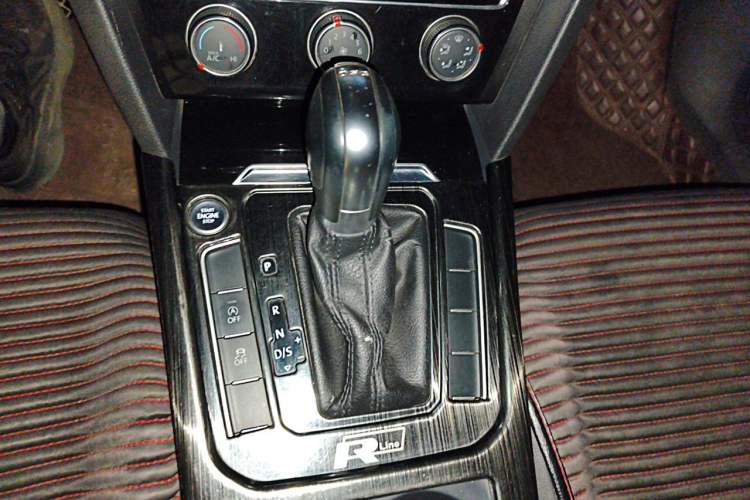 Used Volkswagen Magotan 2017 330TSI DSG Leading Model Gear Lever