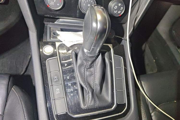 Used Volkswagen Magotan 2017 330TSI DSG Leading Model Gear Lever