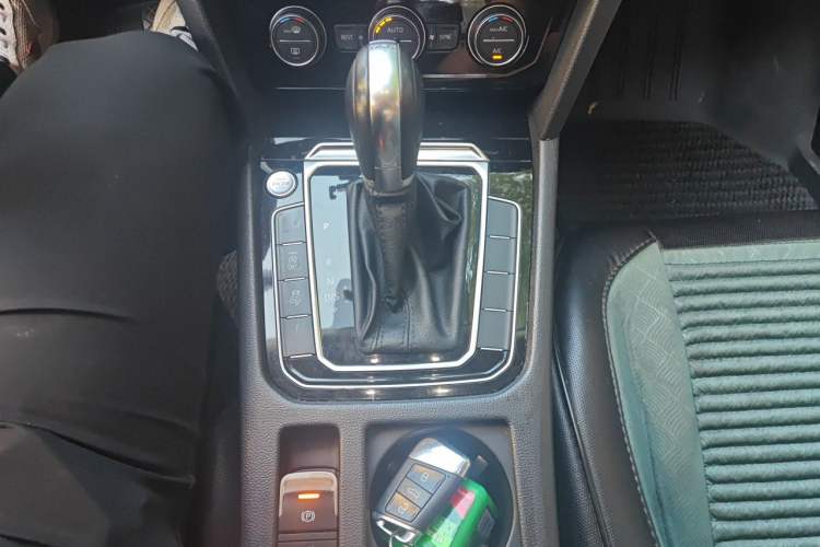 Used Volkswagen Magotan 2017 330TSI DSG Luxury Model Gear Lever