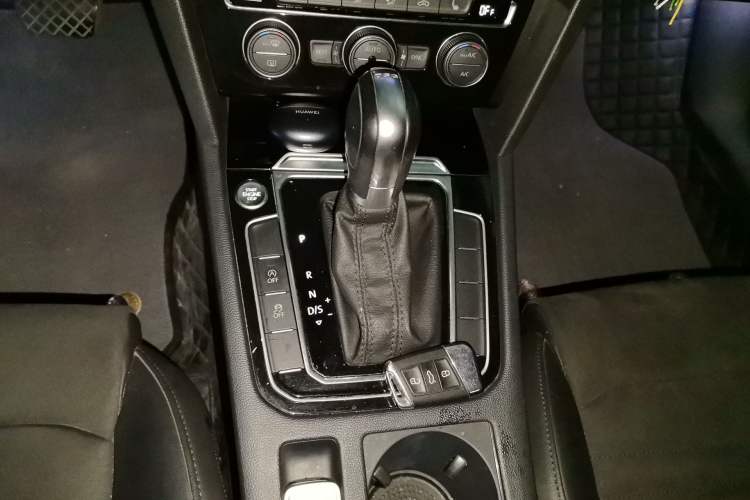 Used Volkswagen Magotan 2017 330TSI DSG Luxury Model Gear Lever