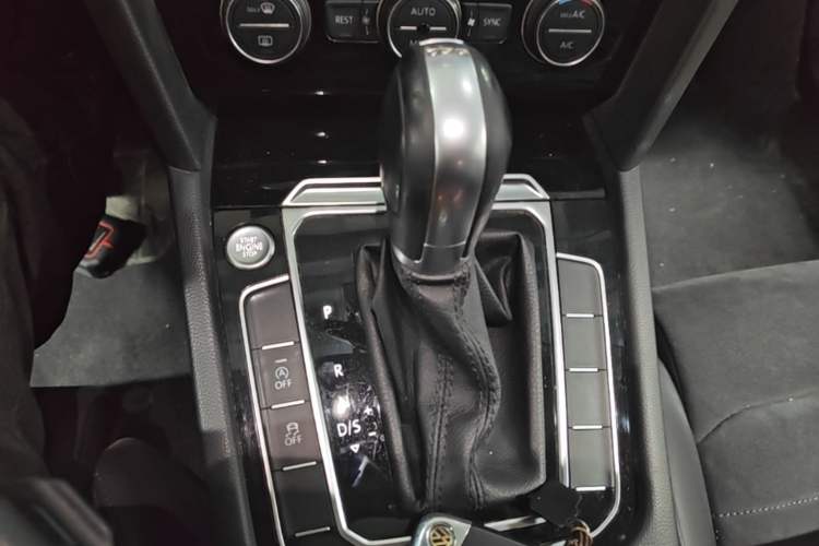 Used Volkswagen Magotan 2017 330TSI DSG Luxury Model Gear Lever