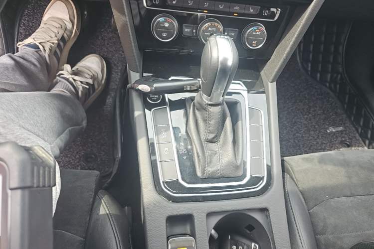 Used Volkswagen Magotan 2017 330TSI DSG Luxury Model Gear Lever