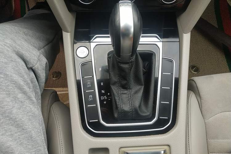 Used Volkswagen Magotan 2017 380TSI DSG Luxury Model Gear Lever