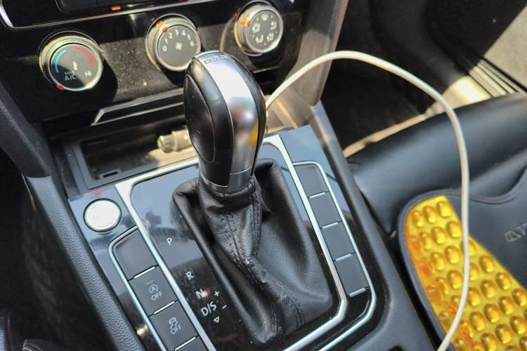 Used Volkswagen Magotan 2017 280TSI DSG Leading Edition Gear Lever