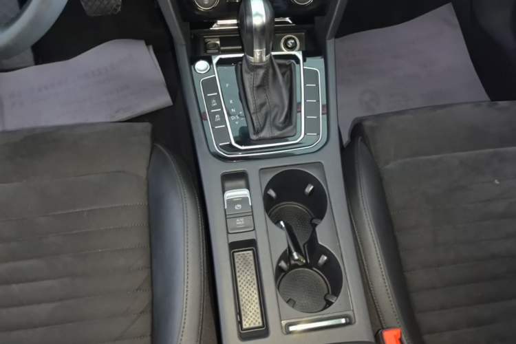 Used Volkswagen Magotan 2017 330TSI DSG Luxury Model Gear Lever