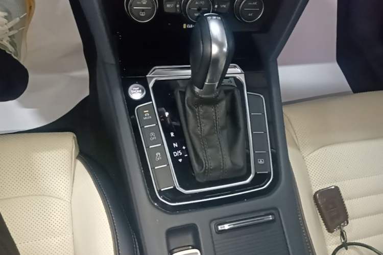 Used Volkswagen Magotan 2017 380TSI DSG Flagship Edition Gear Lever
