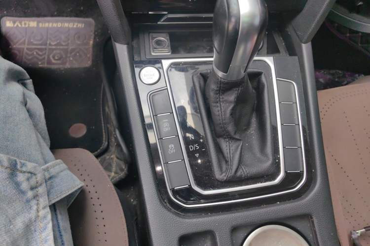 Used Volkswagen Magotan 2017 330TSI DSG Luxury Model Gear Lever