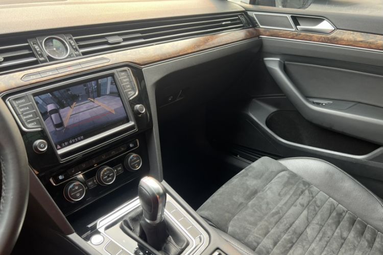 Used Volkswagen Magotan 2017 380TSI DSG Prestige Edition Gear Lever