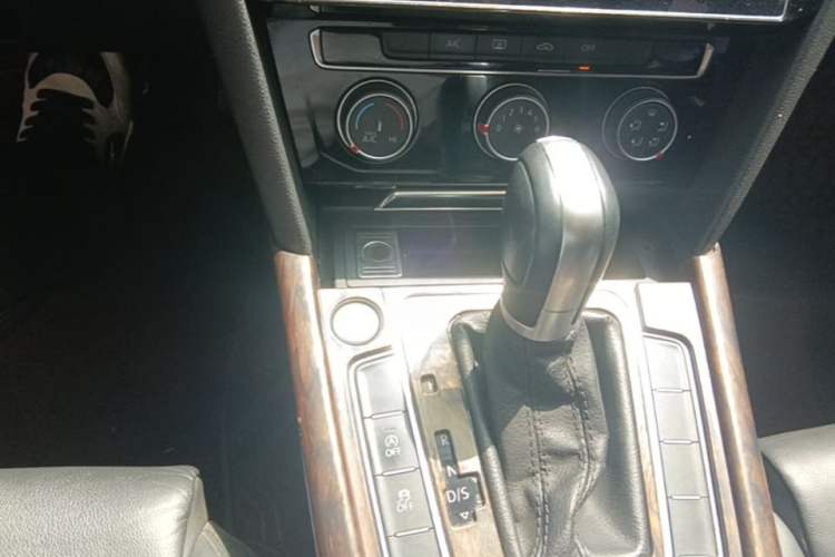 Used Volkswagen Magotan 2017 330TSI DSG Leading Model Gear Lever