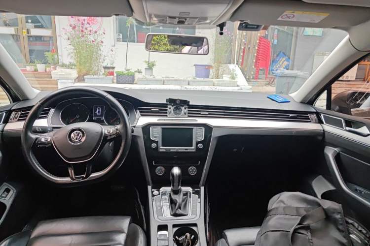 Used Volkswagen Magotan 2017 330TSI DSG Leading Model Headliner