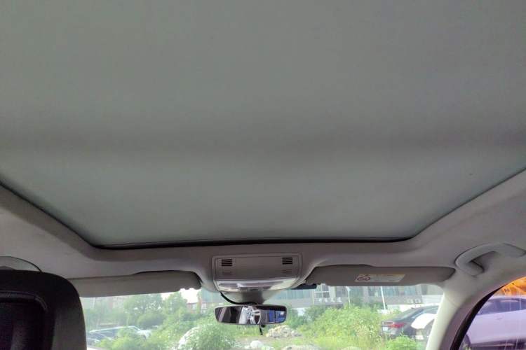 Used Volkswagen Magotan 2017 330TSI DSG Luxury Model Headliner