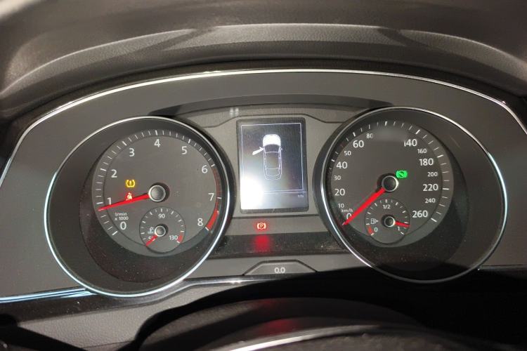 Used Volkswagen Magotan 2017 330TSI DSG Luxury Model Instrument Cluster