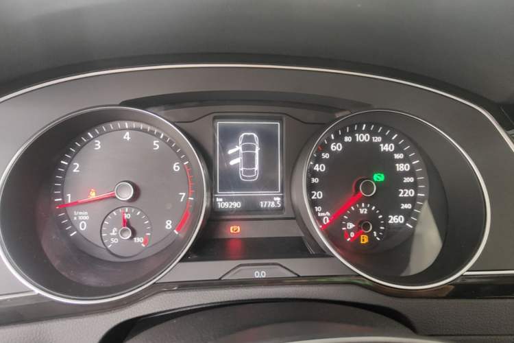 Used Volkswagen Magotan 2017 330TSI DSG Luxury Model Instrument Cluster