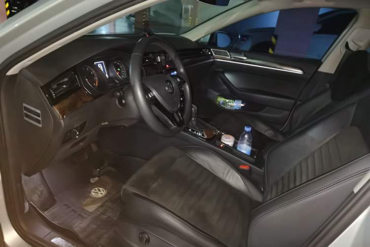 Used Volkswagen Magotan 2017 330TSI DSG Luxury Model Left Front Seat