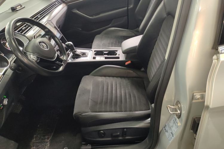 Used Volkswagen Magotan 2017 330TSI DSG Luxury Model Left Front Seat
