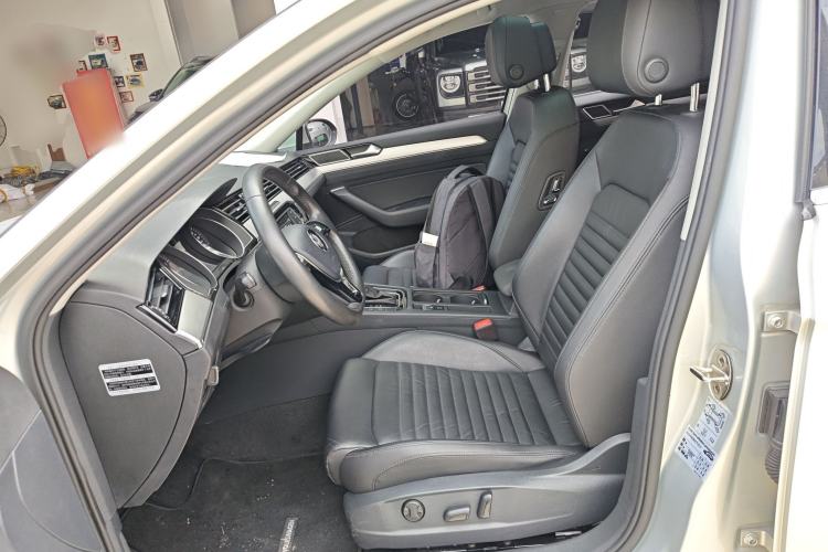 Used Volkswagen Magotan 2017 330TSI DSG Leading Model Left Front Seat