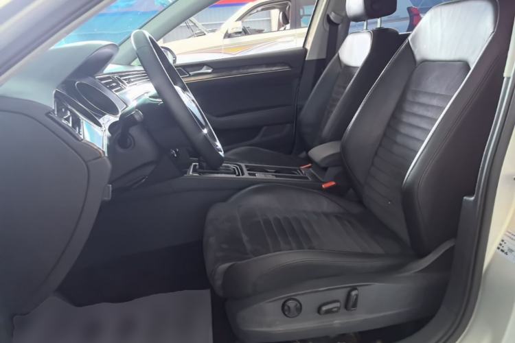 Used Volkswagen Magotan 2017 330TSI DSG Luxury Model Left Front Seat