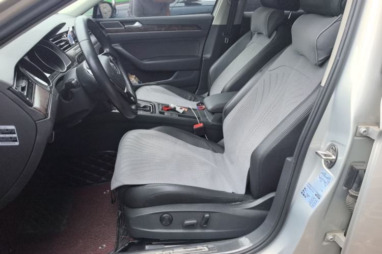 Used Volkswagen Magotan 2017 330TSI DSG Luxury Model Left Front Seat
