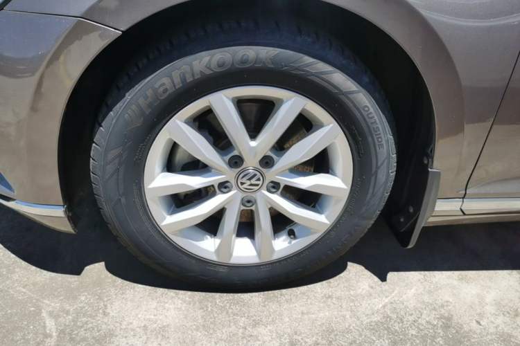 Used Volkswagen Magotan 2017 330TSI DSG Leading Model Left Front Wheel Hub