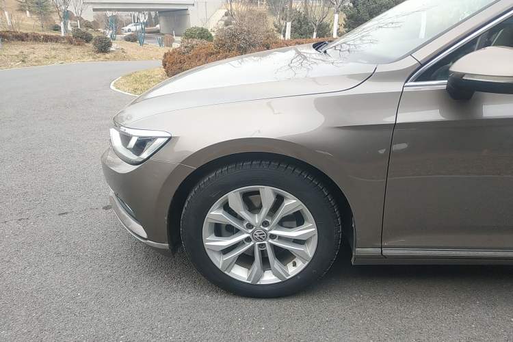 Used Volkswagen Magotan 2017 380TSI DSG Luxury Model Left Front Wheel Hub