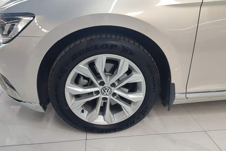 Used Volkswagen Magotan 2017 330TSI DSG Luxury Model Left Front Wheel Hub