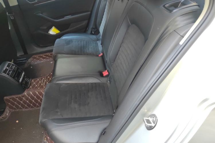 Used Volkswagen Magotan 2017 330TSI DSG Luxury Model Left Rear Seat
