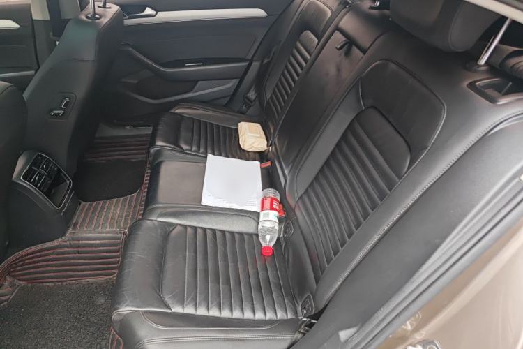 Used Volkswagen Magotan 2017 330TSI DSG Leading Model Left Rear Seat