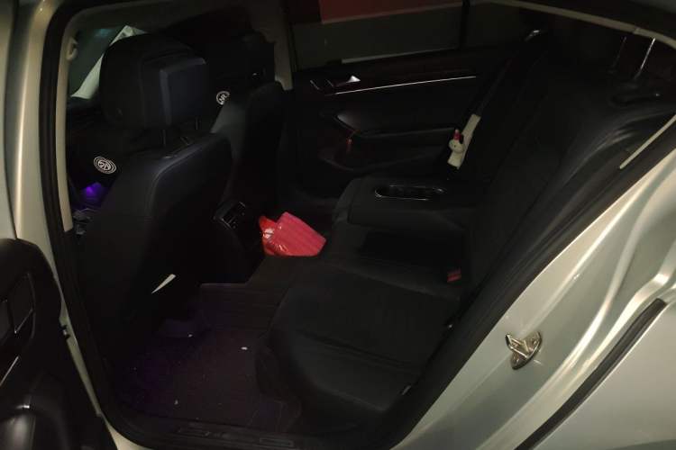 Used Volkswagen Magotan 2017 380TSI DSG Luxury Model Left Rear Seat