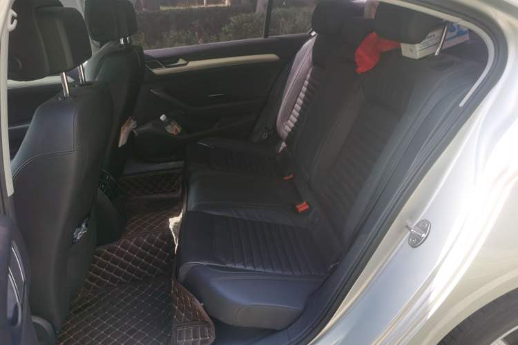 Used Volkswagen Magotan 2017 330TSI DSG Leading Model Left Rear Seat