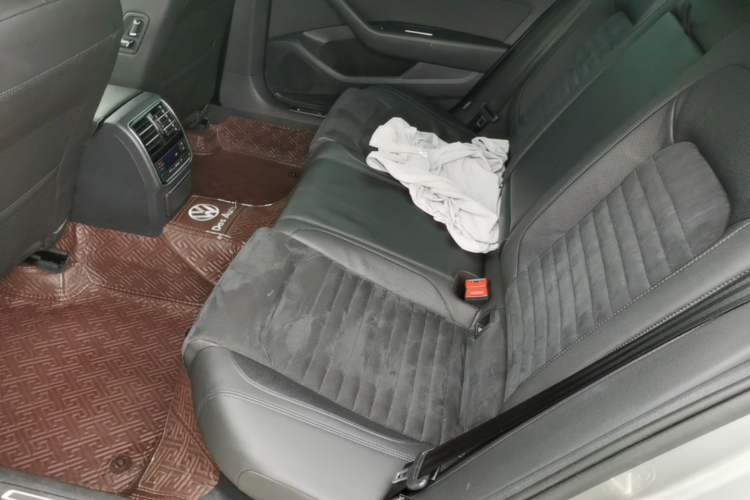 Used Volkswagen Magotan 2017 330TSI DSG Luxury Model Left Rear Seat