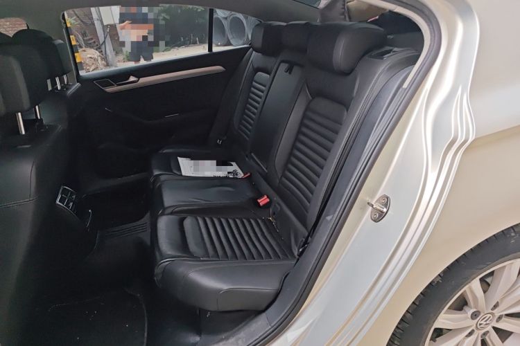 Used Volkswagen Magotan 2017 330TSI DSG Leading Model Left Rear Seat