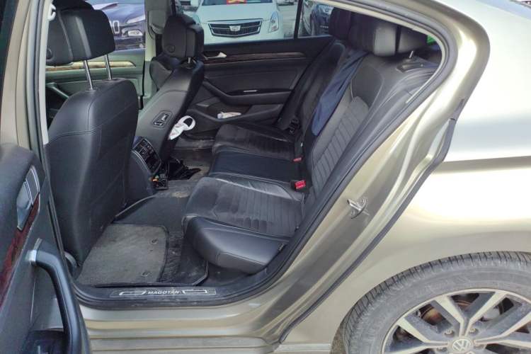 Used Volkswagen Magotan 2017 330TSI DSG Luxury Model Left Rear Seat